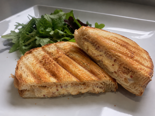Croque Monsieur cœur de boudin blanc au piment d'Espelette