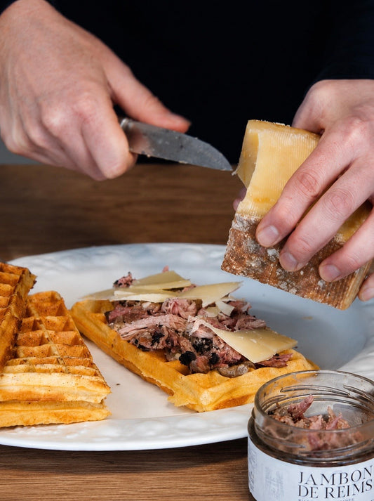 Gaufres au Crémeux de Champignons, Jambon de Reims & Comté affiné